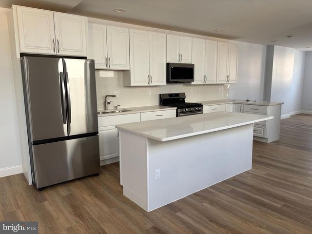 2505 E FEDERAL ST, Baltimore, MD 21213