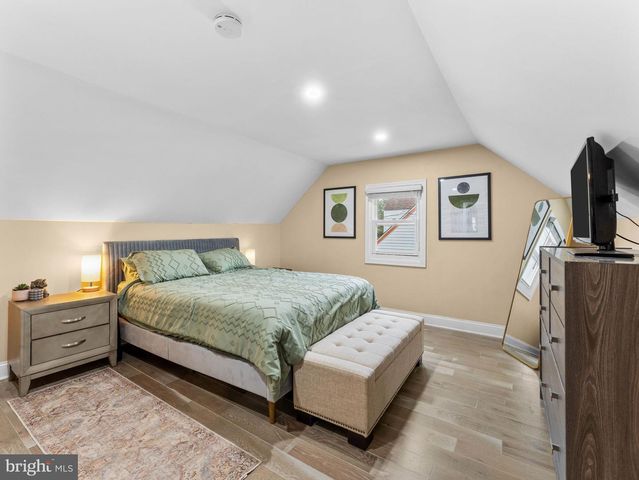 114 E JEFFERSON AVE, Magnolia, NJ 08049