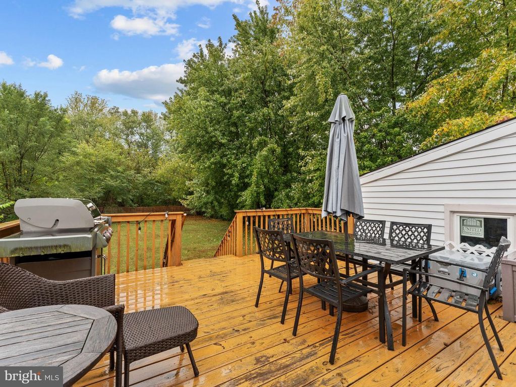 Image 2 of property listing at 114 E JEFFERSON AVE, Magnolia, NJ 08049