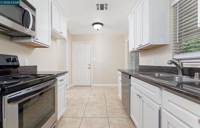 4300 42nd Ave, Sacramento, CA 95824