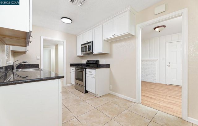 4300 42nd Ave, Sacramento, CA 95824
