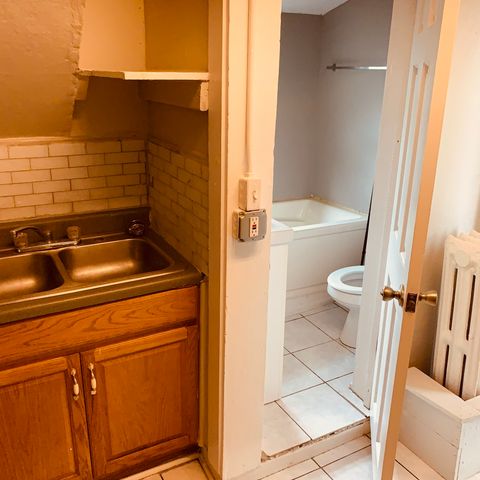 2900 ENOCH Avenue 1, Zion, IL 60099