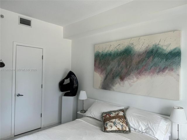 1111 SW 1st Ave 2622-N, Miami, FL 33130