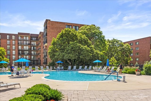 111 Acacia Drive 101, Indian Head Park, IL 60525