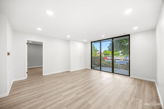 111 Acacia Drive 101, Indian Head Park, IL 60525