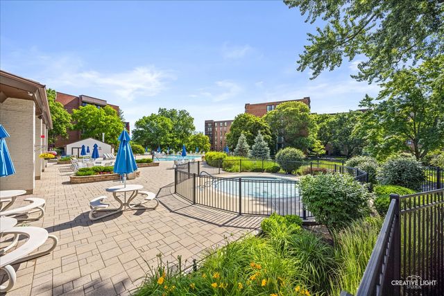 111 Acacia Drive 101, Indian Head Park, IL 60525