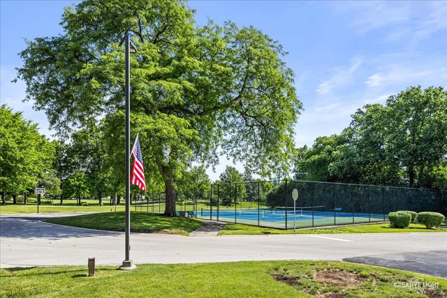 111 Acacia Drive 101, Indian Head Park, IL 60525