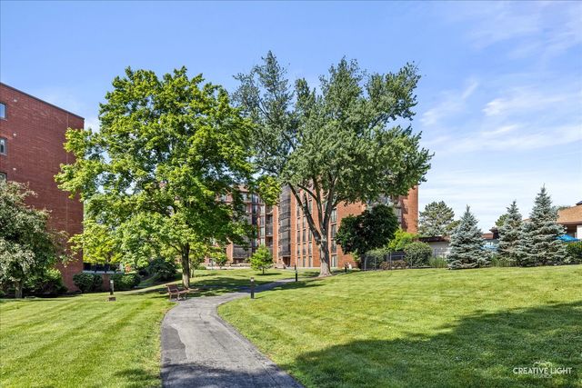 111 Acacia Drive 101, Indian Head Park, IL 60525