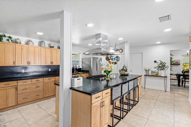 8811 Pinion Drive, Wellington, FL 33467