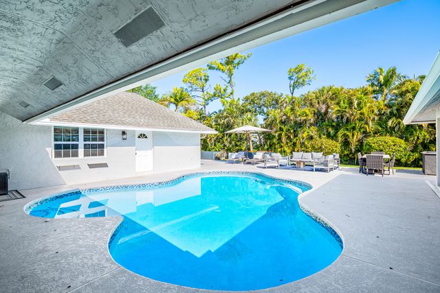 8811 Pinion Drive, Wellington, FL 33467