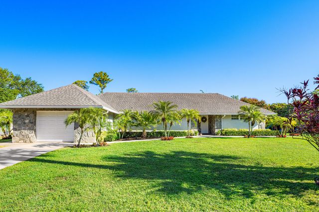 8811 Pinion Drive, Wellington, FL 33467