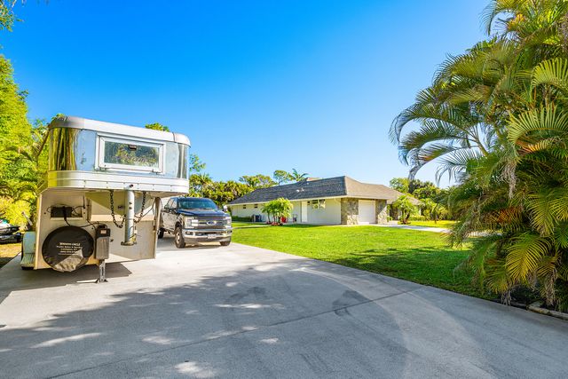 8811 Pinion Drive, Wellington, FL 33467