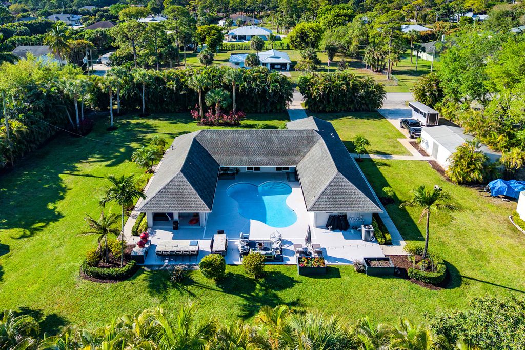 8811 Pinion Drive, Wellington, FL 33467