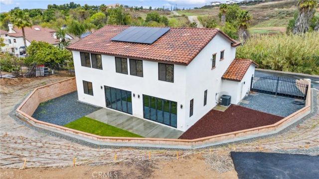 1993 Lyon Avenue, Riverside, CA 92503