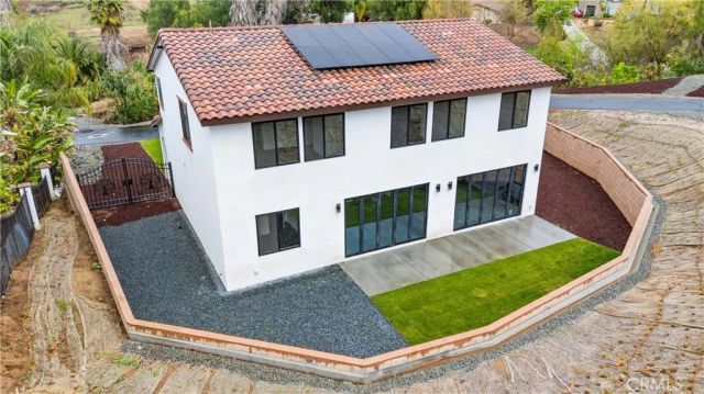 1993 Lyon Avenue, Riverside, CA 92503