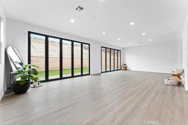 1993 Lyon Avenue, Riverside, CA 92503