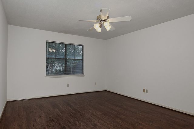 1111 Fleetwood Place Drive, Houston, TX 77079
