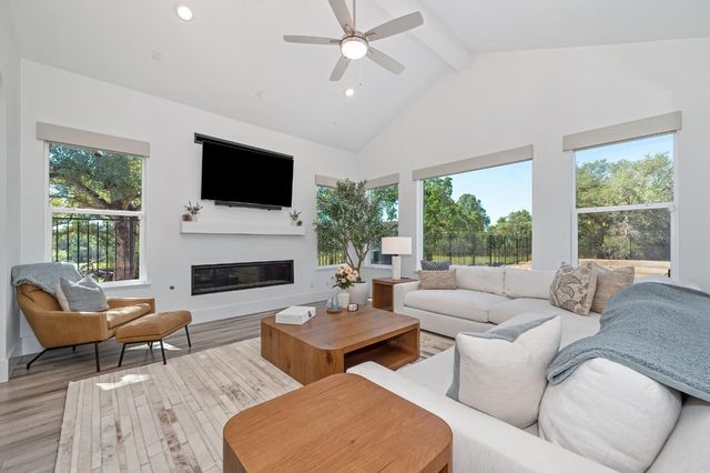 5970 Secret Preserve Ct, Rocklin, CA 95677