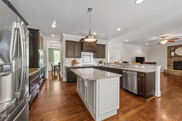 501 Wanderview Lane, Holly Springs, NC 27540