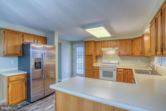 122 BARTLEY DR, Newark, DE 19702