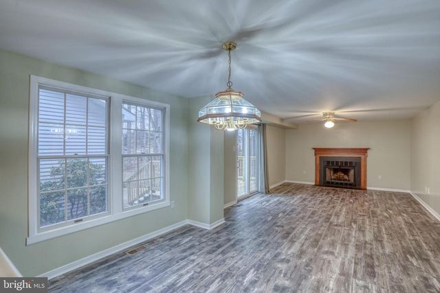 122 BARTLEY DR, Newark, DE 19702