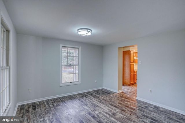 122 BARTLEY DR, Newark, DE 19702