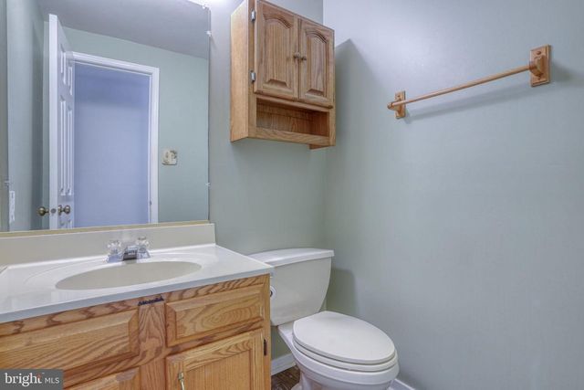 122 BARTLEY DR, Newark, DE 19702