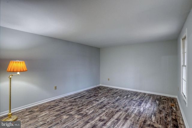 122 BARTLEY DR, Newark, DE 19702