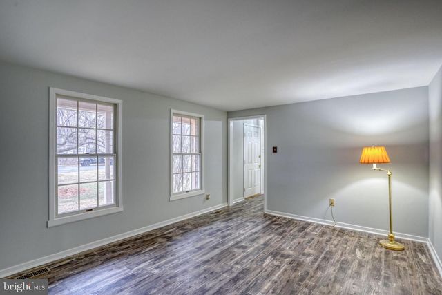 122 BARTLEY DR, Newark, DE 19702