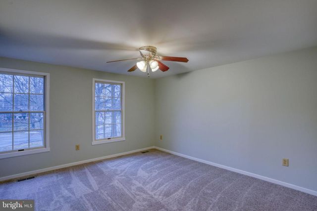 122 BARTLEY DR, Newark, DE 19702