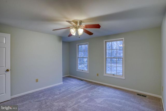 122 BARTLEY DR, Newark, DE 19702