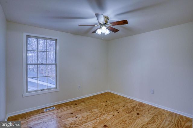 122 BARTLEY DR, Newark, DE 19702