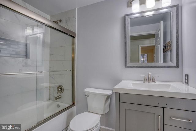 122 BARTLEY DR, Newark, DE 19702