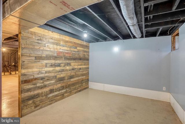 122 BARTLEY DR, Newark, DE 19702