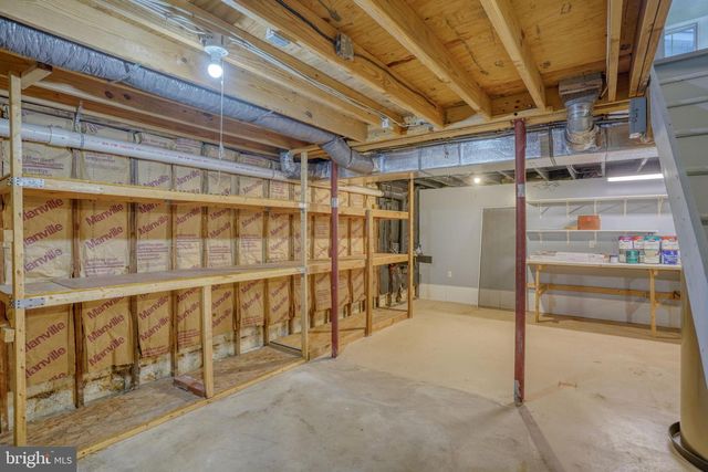 122 BARTLEY DR, Newark, DE 19702