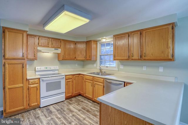 122 BARTLEY DR, Newark, DE 19702