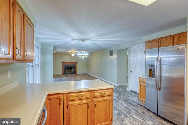 122 BARTLEY DR, Newark, DE 19702