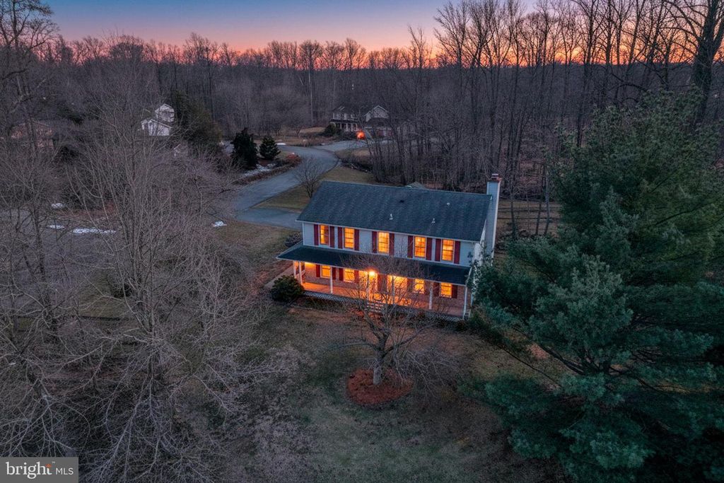 122 BARTLEY DR, Newark, DE 19702