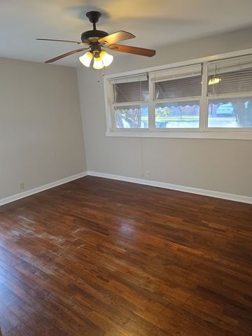 1811 W College Street, Sherman, TX 75092