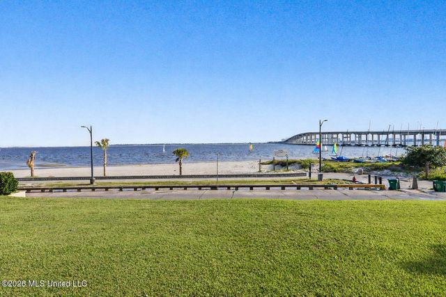 201 Front Beach Drive, Ocean Springs, MS 39564