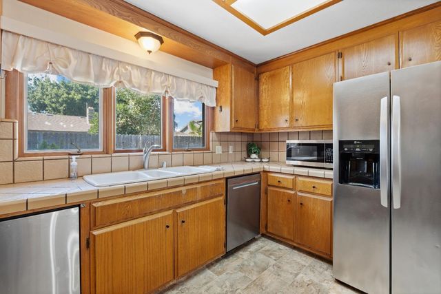 1449 Keagle Way, Lodi, CA 95242