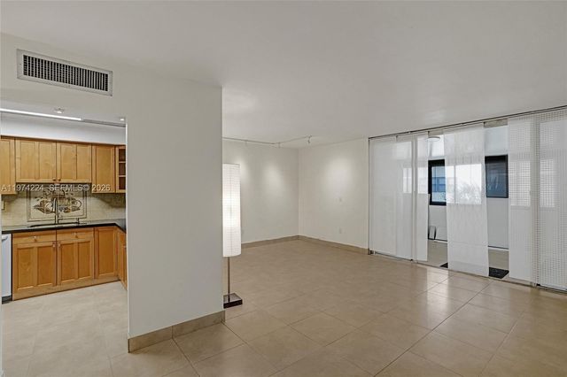 20291 NE 30th Ave 112, Aventura, FL 33180