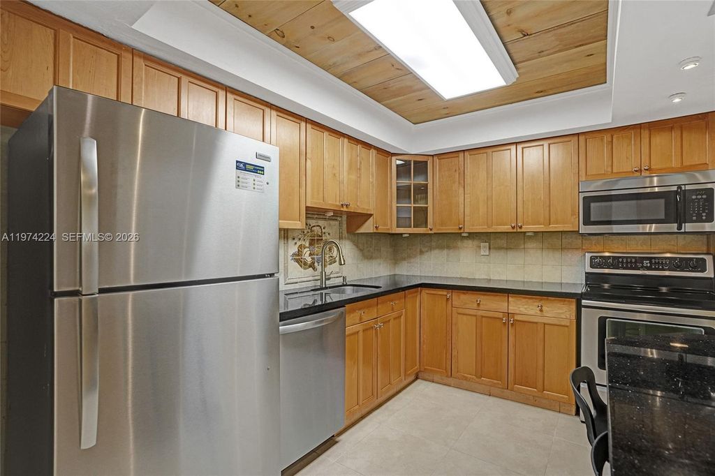 20291 NE 30th Ave 112, Aventura, FL 33180