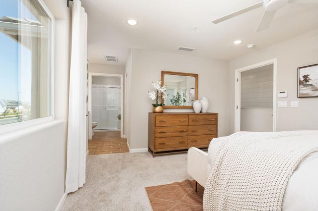 1531 Woodhill Lane, Clovis, CA 93619