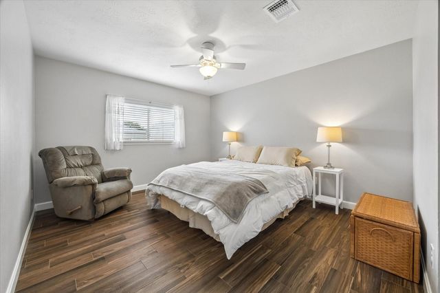 406 Smith Lane, League City, TX 77573