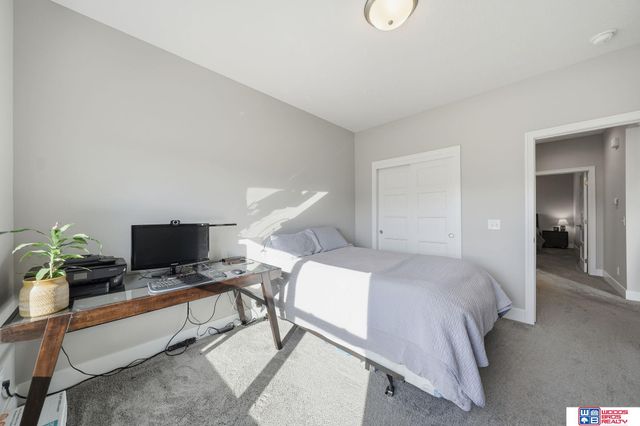 20608 Camelback Avenue, Gretna, NE 68028