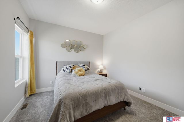 20608 Camelback Avenue, Gretna, NE 68028