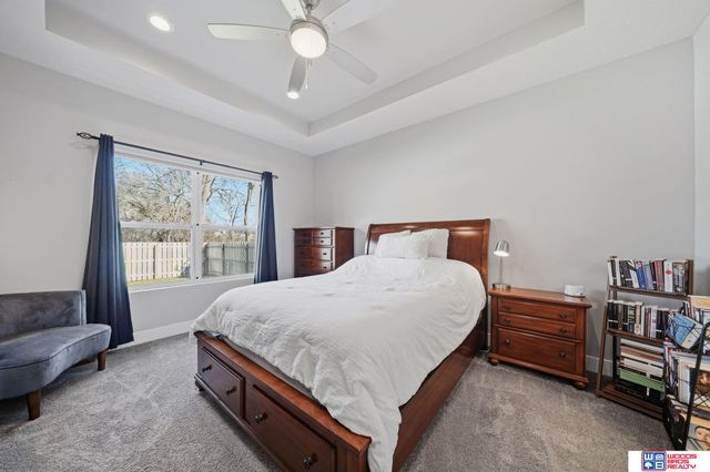 20608 Camelback Avenue, Gretna, NE 68028