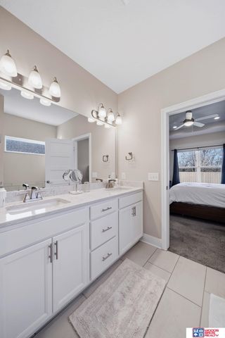 20608 Camelback Avenue, Gretna, NE 68028