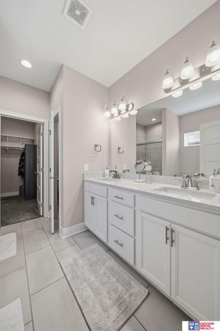 20608 Camelback Avenue, Gretna, NE 68028